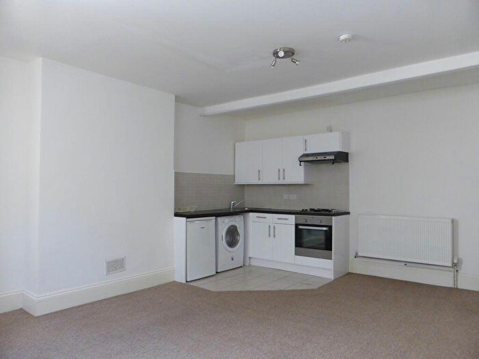 2 Bedroom Flat To Rent In Brunswick Road -, P11