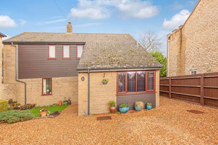 4 Bedroom Detached House For Sale In Norris Road, Bicester, OX25