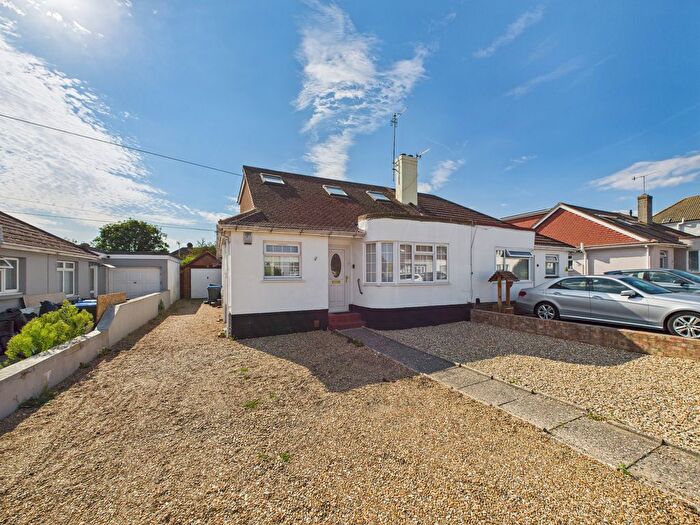 4 Bedroom Chalet To Rent In Southways Avenue, Worthing, BN14