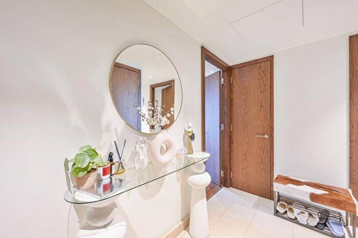2 Bedroom Flat For Sale In Chartwell House, Chelsea, London, SW10