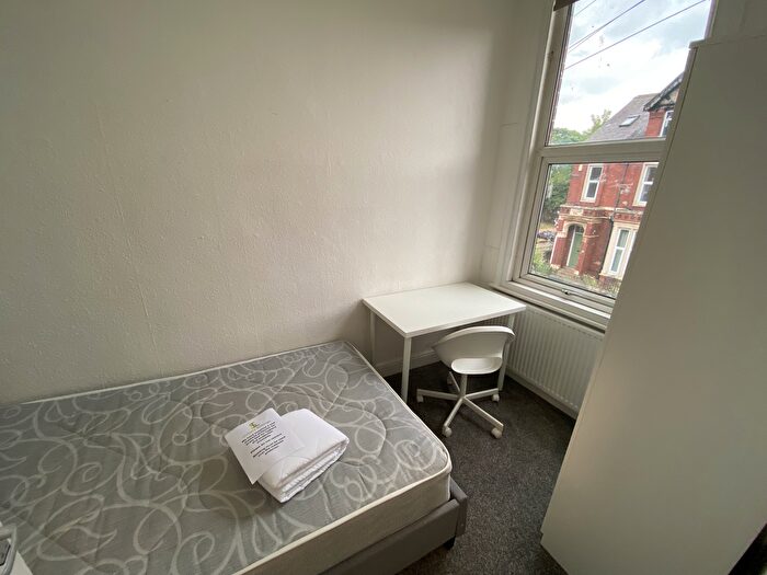 1 Bedroom Studio To Rent In Flat, Chestnut Avenue, LS6