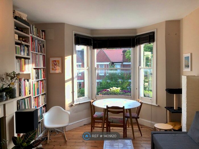 2 Bedroom Flat To Rent In Burton Road, London, SW9