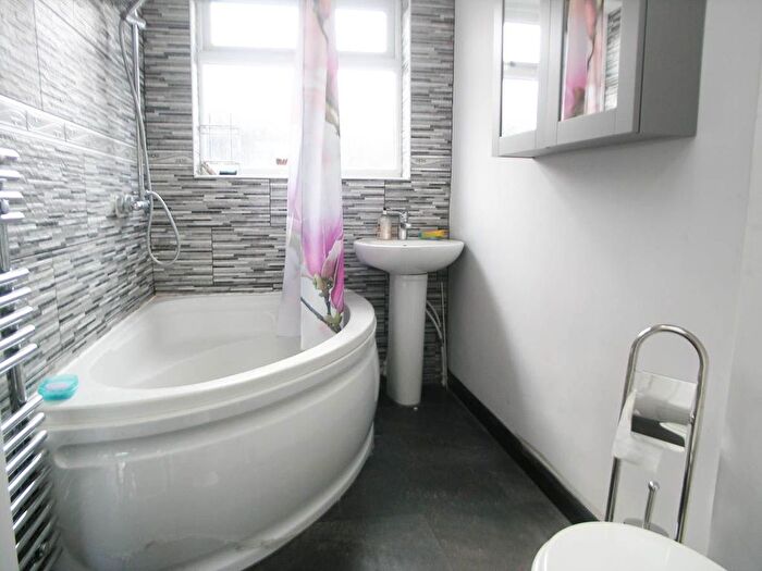 3 Bedroom Bungalow For Sale In Quarry Road, Dudley Wood, Netherton, Dudley., DY2