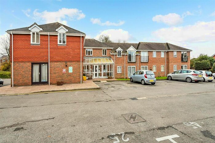 1 Bedroom Property For Sale In Meadow Heights, Woodlands Way, Andover, SP10