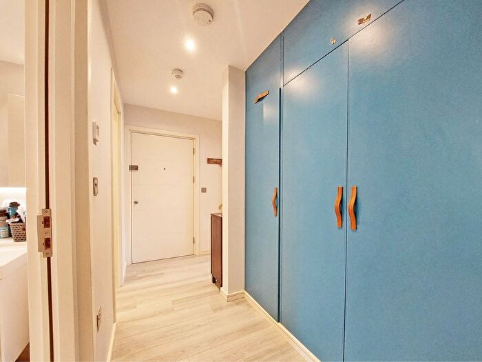 1 Bedroom Flat For Sale In Roxborough Avenue, Harrow, Greater London, HA1
