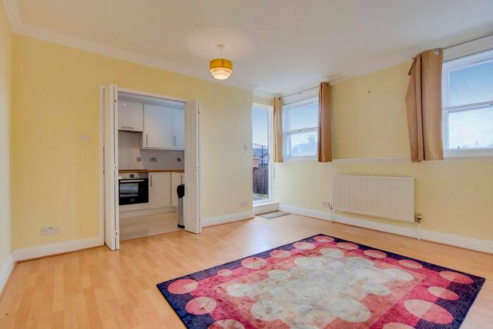 1 Bedroom Flat To Rent In Ritchie Street, Islington, London, N1