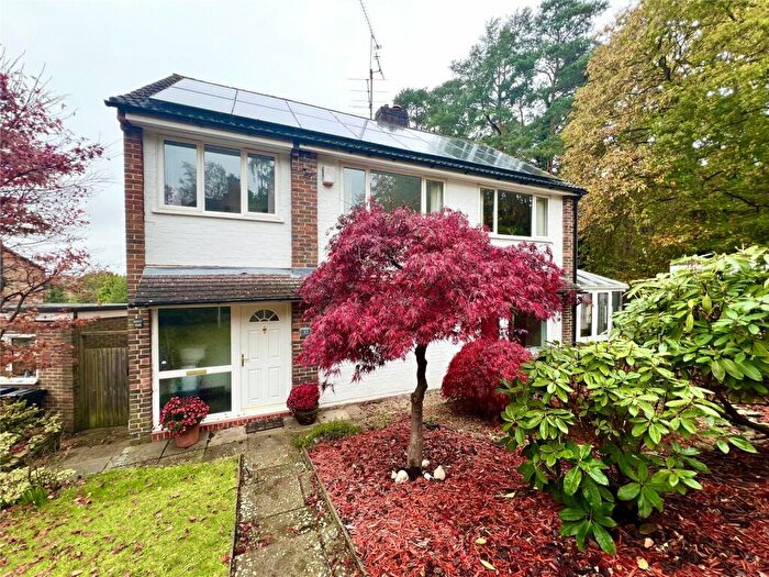 4 Bedroom Detached House To Rent In Diamond Ridge, Camberley, Surrey, GU15