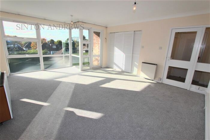 1 Bedroom Flat To Rent In Highcliffe, Scotch Common, Ealing, W13