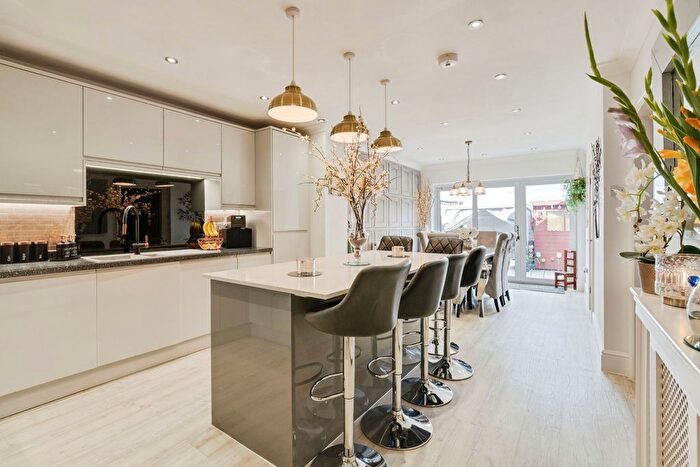 3 Bedroom End Of Terrace House For Sale In Wigan Road, Hindley, Wigan, Greater Manchester, WN2