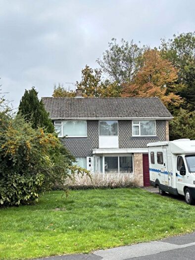 4 Bedroom Detached House To Rent In Wetherby Close, Emmer Green, RG4