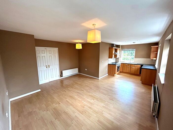 2 Bedroom Flat To Rent In Ash Apartments, Wakefield, WF1