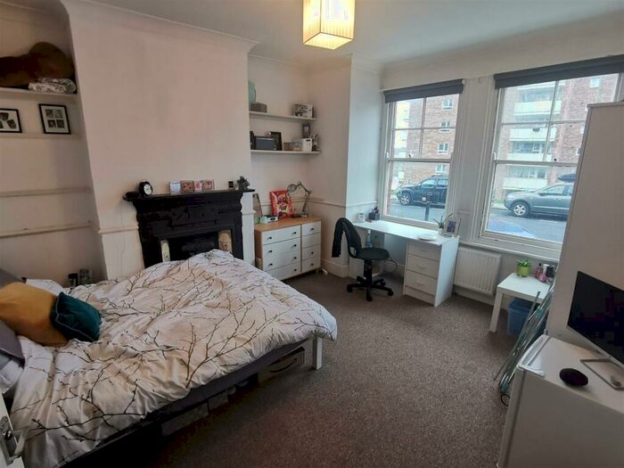 5 Bedroom Terraced House To Rent In Sussex Terrace, John Street, BN2