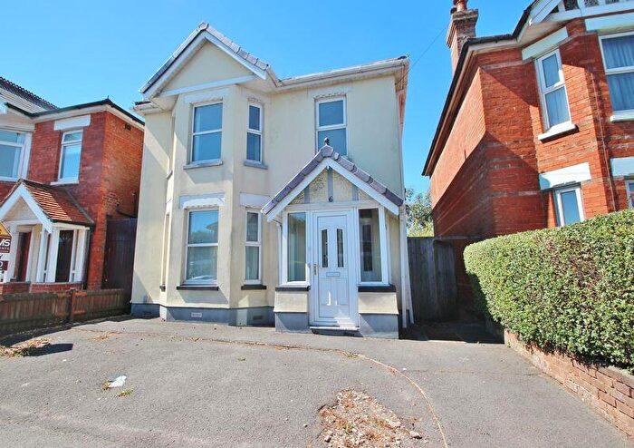 5 Bedroom Detached House To Rent In Bengal Road, Bournemouth, BH9