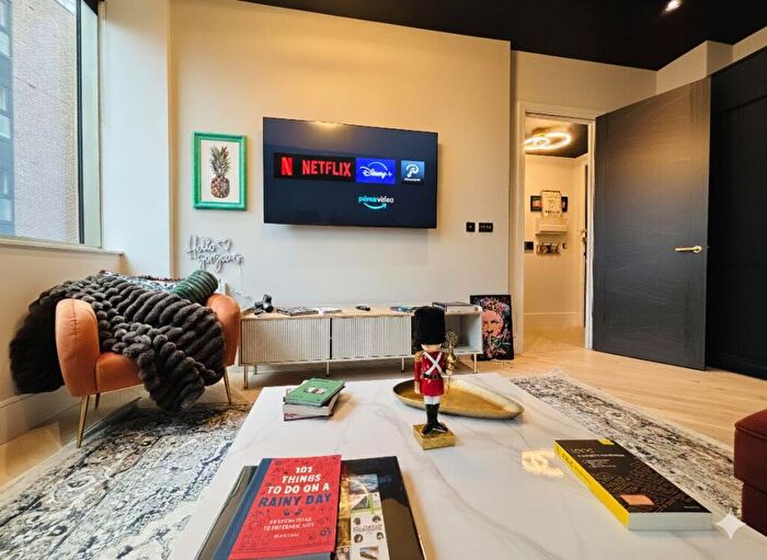 1 Bedroom Flat For Sale In Arka House, High Road, Whetstone, Barnet, London, N20