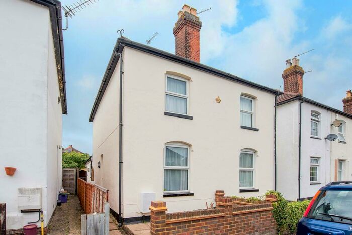 3 Bedroom Semi-Detached House To Rent In Grange Road, Stoughton, Guildford, GU2