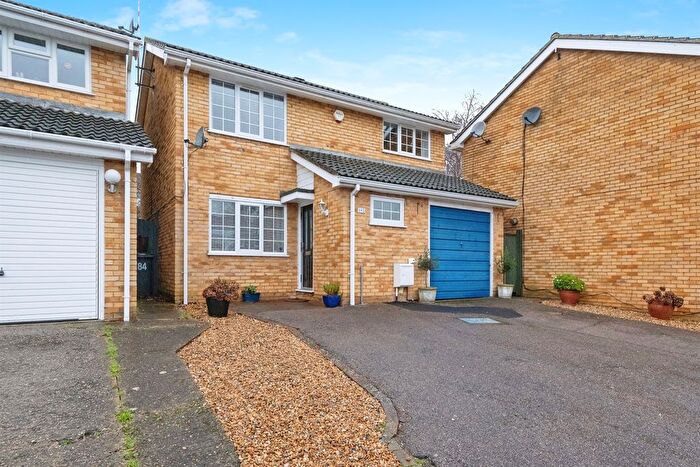 4 Bedroom Detached House For Sale In Grasmere Way, Linslade, Leighton Buzzard, LU7