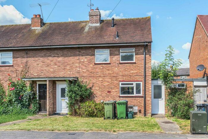 4 Bedroom Semi-Detached House To Rent In Cabell Road, Guildford, GU2