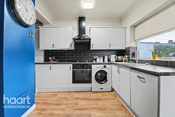 4 Bedroom Semi Detached House For Sale In Stanley Road, Hornchurch, RM12