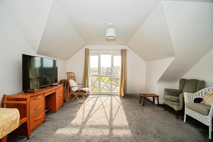 1 Bedroom Flat For Sale In Holzwickede Court, Weymouth, DT3