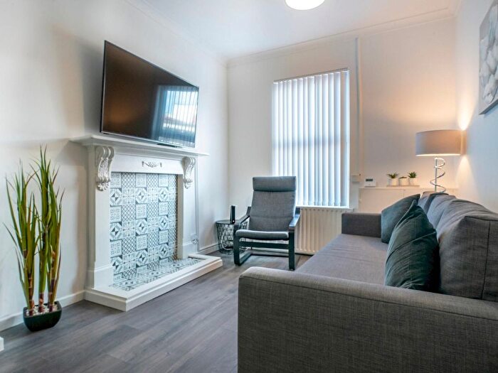 2 Bedroom Flat To Rent In New Lodge, BT15