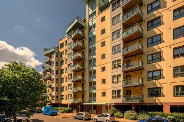 2 Bedroom Flat To Rent In , Portland Gardens, Edinburgh, EH6