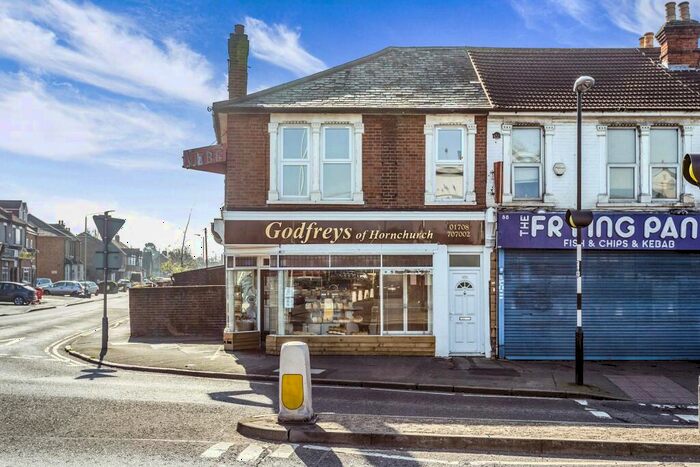 2 Bedroom Flat To Rent In Brentwood Road, RM1