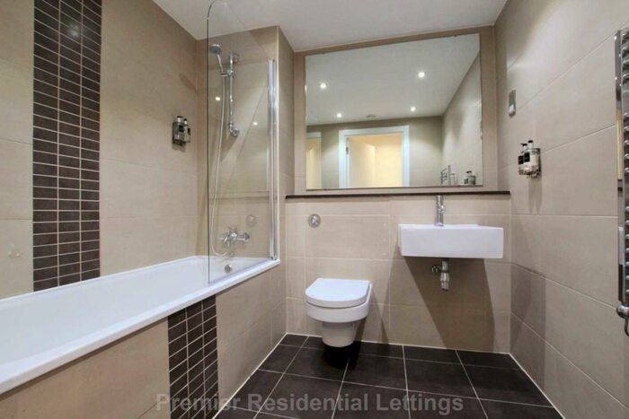 2 Bedroom Apartment To Rent In Hill Quays, Commercial Street, Manchester, M15