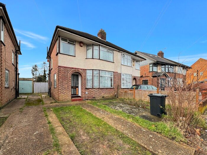 3 Bedroom Semi-Detached House To Rent In Cassiobury Avenue, Feltham, TW14