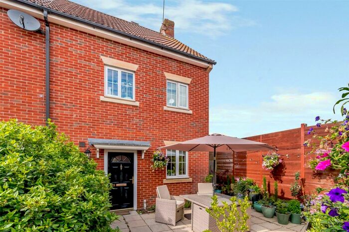 3 Bedroom End Of Terrace House To Rent In Bridge View, Oundle, Northamptonshire, PE8