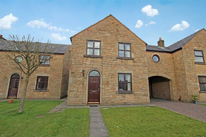 4 Bedroom Detached House To Rent In Crofters Walk, Bolton, BL2