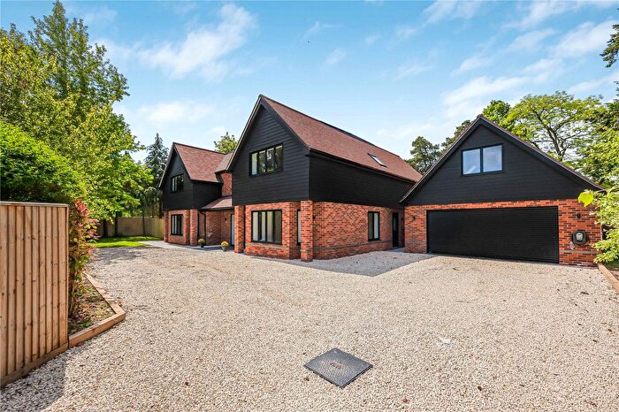 5 Bedroom Detached House To Rent In Mill Road, RG9