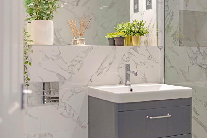 2 Bedroom Flat To Rent In Basevi Way, London, SE8