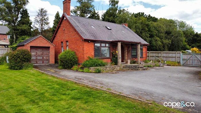 2 Bedroom Detached Bungalow To Rent In Heanor Road, Codnor, Ripley, Derbyshire, DE5