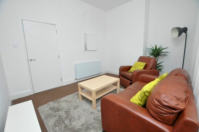 2 Bedroom Flat To Rent In Hawthorn Terrace, Newcastle Upon Tyne, NE4