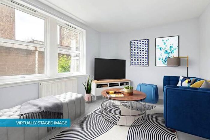 2 Bedroom Apartment For Sale In / Richmond Terrace, Edinburgh, EH11