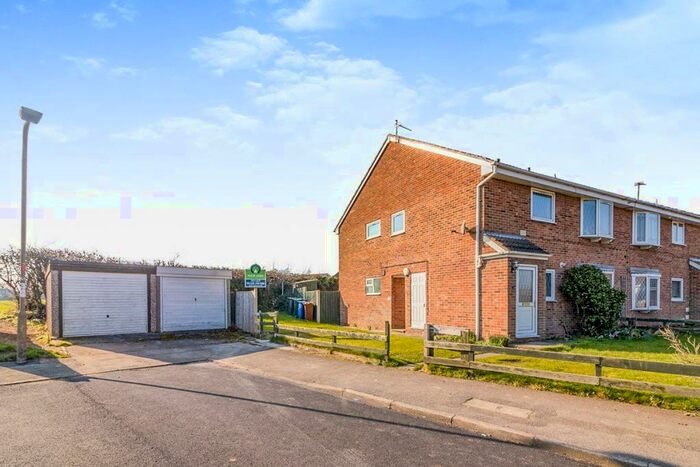 2 Bedroom Flat To Rent In Cranford Gardens, Royston, Barnsley, South Yorkshire, S71