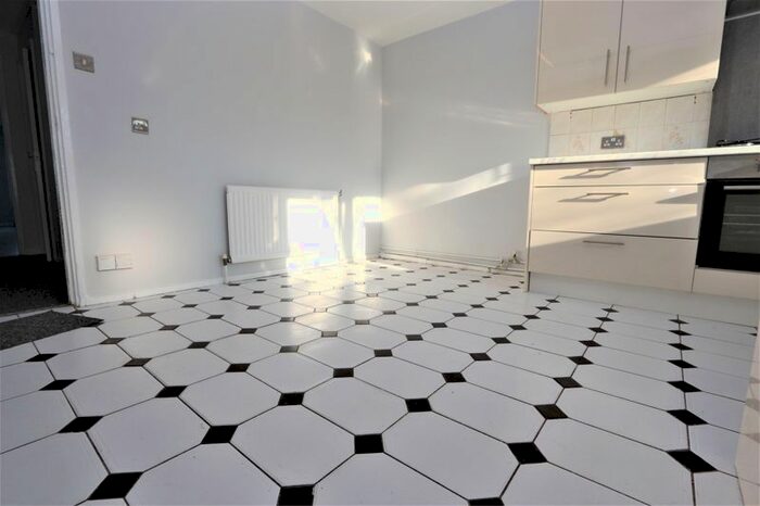 4 Bedroom Property To Rent In Lightfoot Road, London, N8