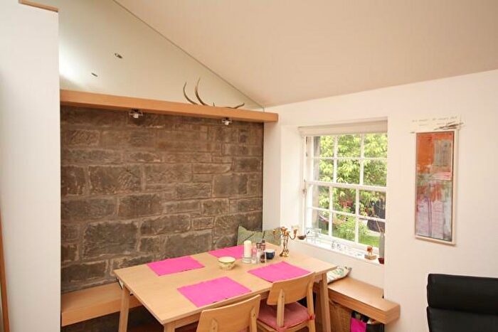 1 Bedroom Mews To Rent In Carlton Terrace Mews, Calton Hill, Edinburgh, EH7
