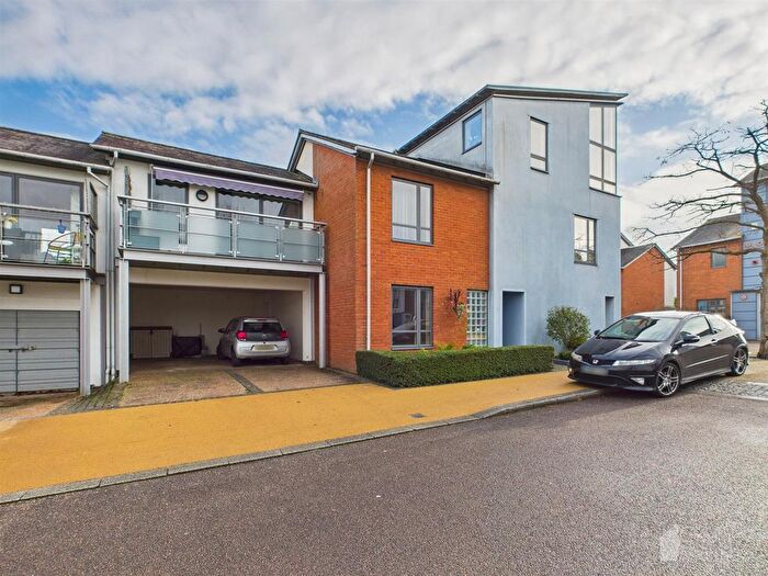 2 Bedroom Maisonette For Sale In Simplicity Lane, Newhall, Harlow, CM17