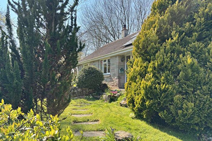 2 Bedroom Bungalow For Sale In Oaklea, Withielgoose Mills, PL30