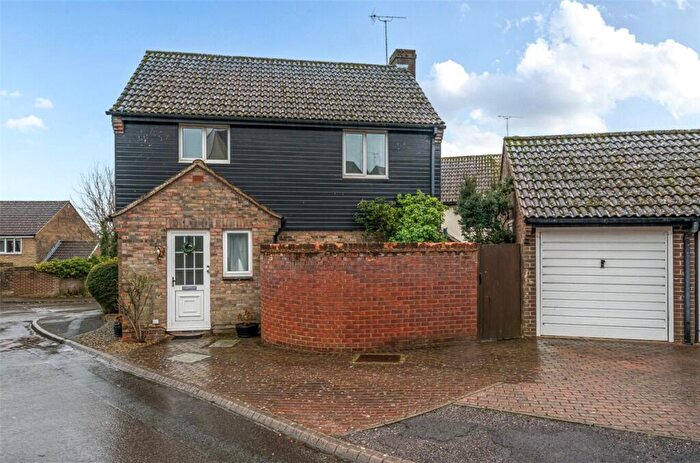 3 Bedroom Detached House For Sale In Squires Hill Close, Woodshaw, Royal Wootton Bassett, Wiltshire, SN4