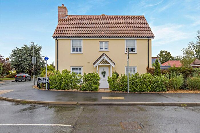 3 Bedroom End Of Terrace House For Sale In Heron Rise, Wymondham, Norfolk, NR18