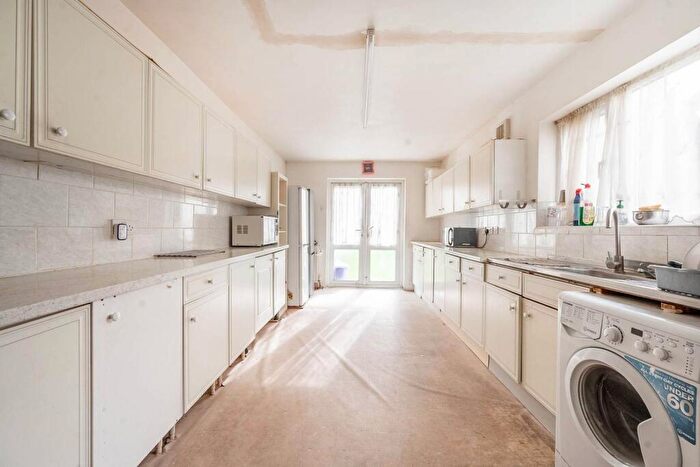 7 Bedroom House To Rent In Whitmore Road, Harrow, HA1