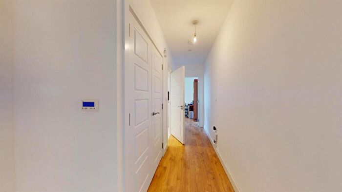 1 Bedroom Flat For Sale In Gallions Reach, London, E16