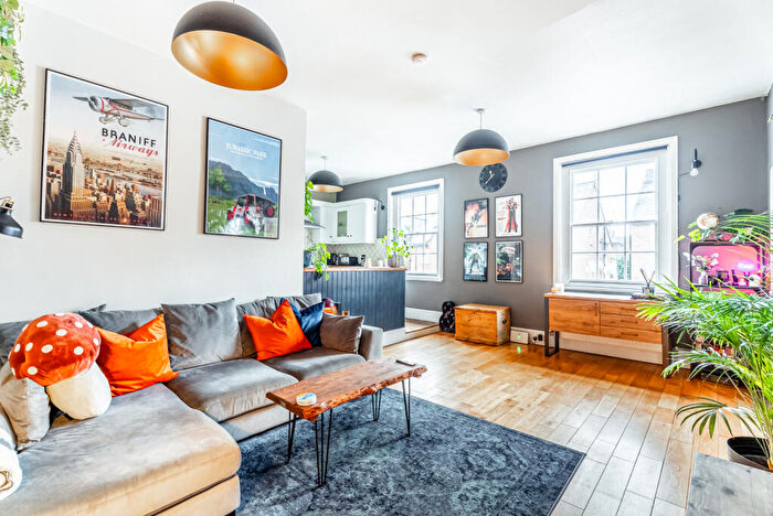 2 Bedroom Apartment For Sale In Pickford Road, Markyate, St. Albans, Hertfordshire, AL3