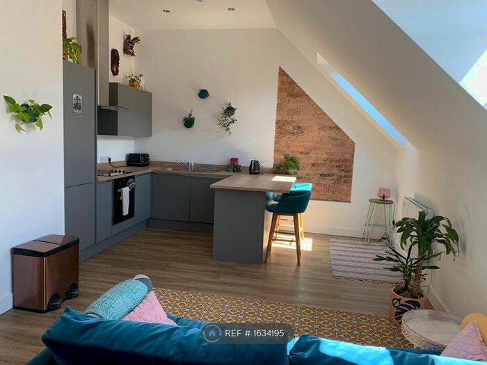 1 Bedroom Flat To Rent In Park Views, Bournemouth, BH1