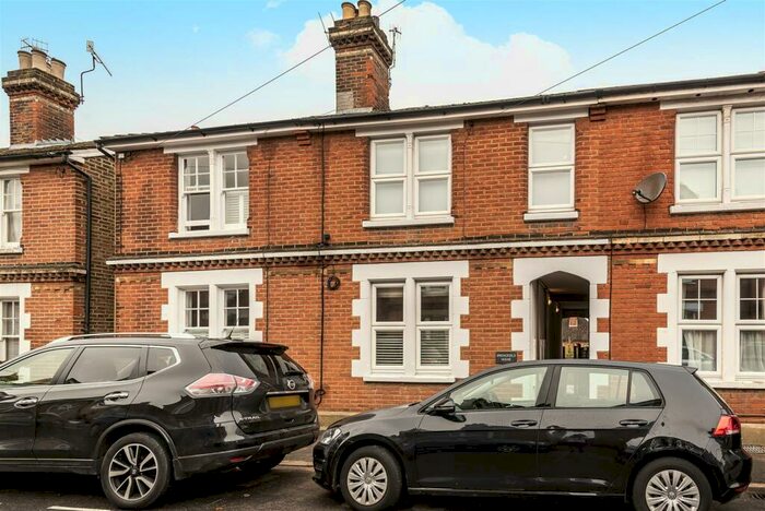 1 Bedroom Flat To Rent In Springfield Road, Guildford, GU1