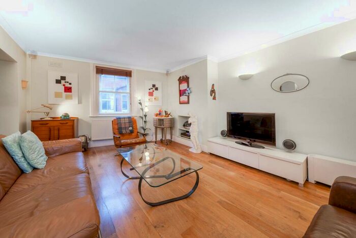 3 Bedroom Flat To Rent In Heath Street, Hampstead, London, NW3