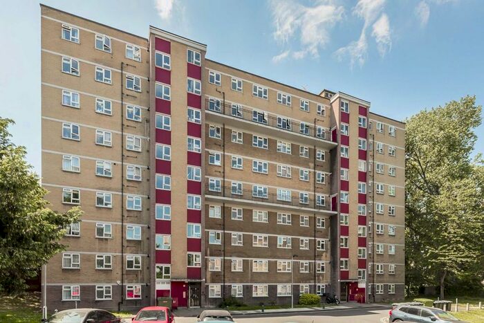 3 Bedroom Flat To Rent In Sheen Road, Richmond TW9