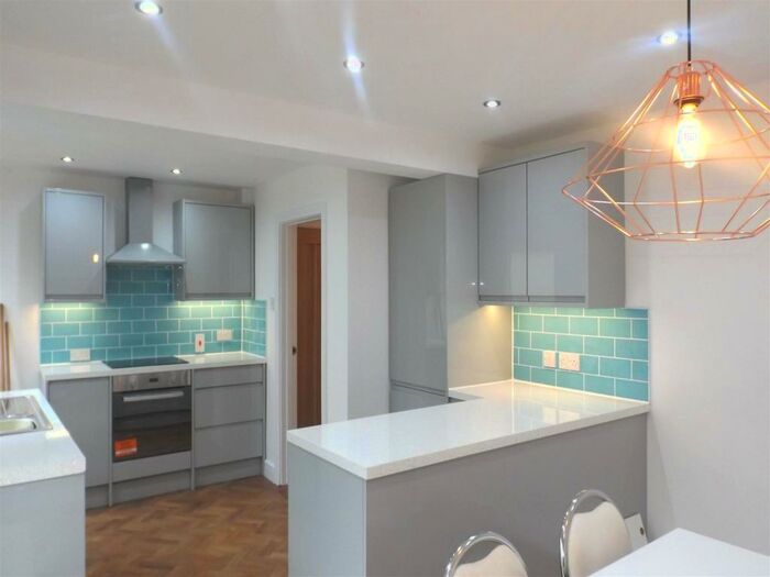 3 Bedroom House To Rent In Cotswold Crescent, Chelmsford, CM1